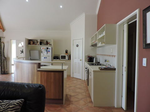 Rural Hideaway - Yallingup - VIC Tourism 2