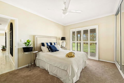 Saleview Estate - VIC Tourism 0