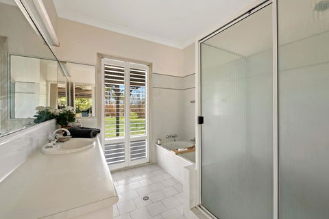 Saleview Estate - VIC Tourism 1