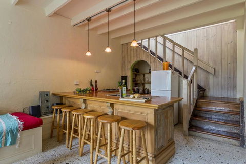 Salty Dog By The Sea - Pet Friendly - VIC Tourism 0