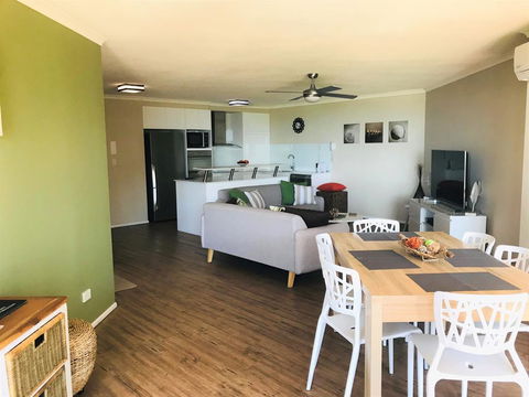 Sanctuary Beach Resort - VIC Tourism 3