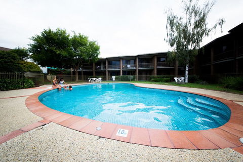 Sandown Regency Hotel & Apartments - VIC Tourism 1