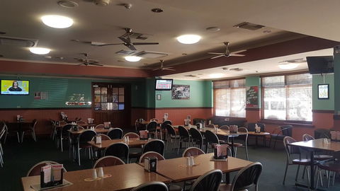 Sarina Hotel - VIC Tourism 3