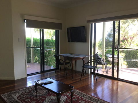 Sea Breeze Esplanade, Beachfront, Close Marina Hervey Bay - VIC Tourism 2