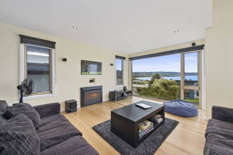 SEA SPECTACULAR - Seconds From The Beach! - VIC Tourism 2