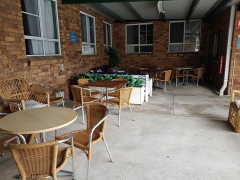 Seabreeze Beach Hotel - VIC Tourism 3
