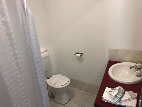 Seabreeze Beach Hotel - VIC Tourism 2