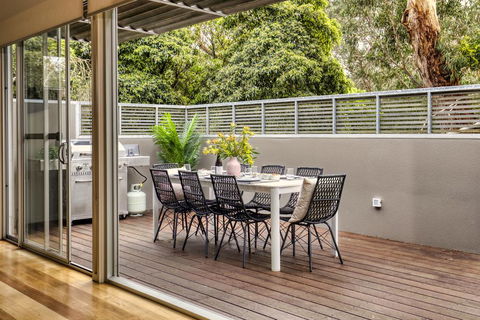 Seascape - The Ultimate Inverloch Retreat - VIC Tourism 3