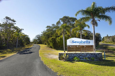 Seashells Beachfront Resort - VIC Tourism 1