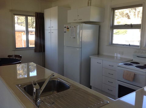 Seaside Cottage - VIC Tourism 3