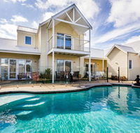 Seaside Spa Retreat - VIC Tourism