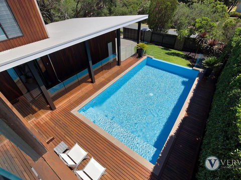 Seaview - Stunning Bay Views! - VIC Tourism 3
