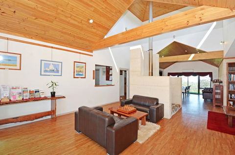 Sensational Heights Bed & Breakfast - VIC Tourism 3