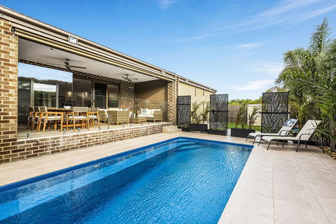 Serenity On Seaview Boutique Retreat With Pool By The Beach - VIC Tourism 0