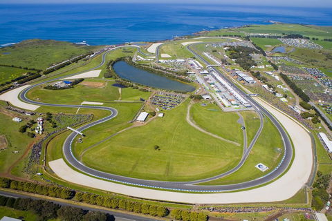 Settle In On 260 Settlement In Cowes - VIC Tourism 3