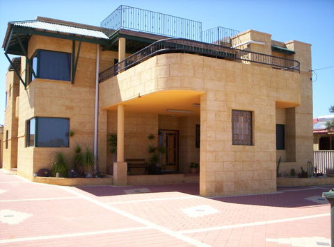 Shark Bay Views B & B - VIC Tourism 0