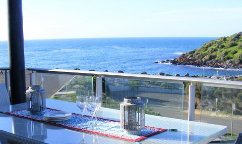 Shearwaters Apartment, Ocean Views - VIC Tourism 0
