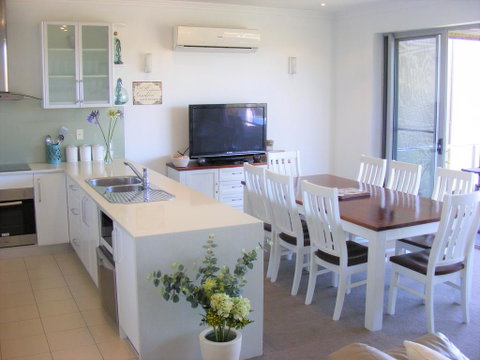Shearwaters Apartment, Ocean Views - VIC Tourism 1