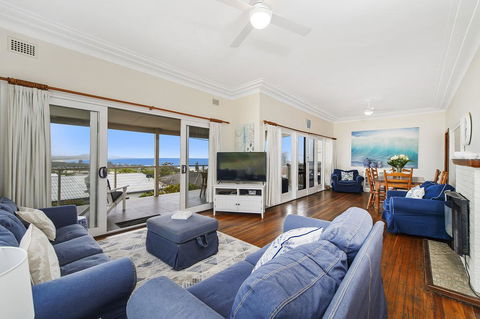 Shellseekers, 4 Hodgson Street - VIC Tourism 1