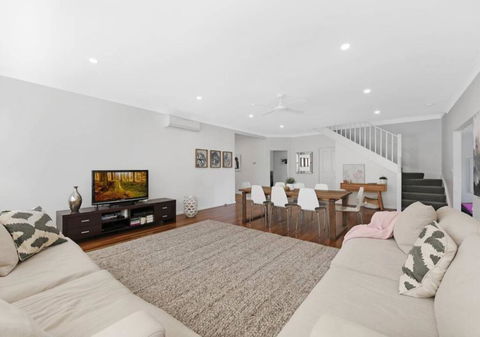Shelly Beach Family Hideaway - Pool, Beach, Golf - VIC Tourism 0