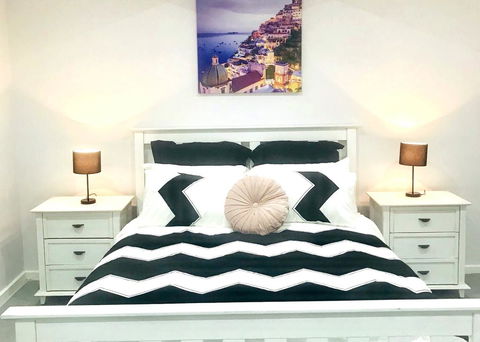 Sherrard Place - VIC Tourism 3