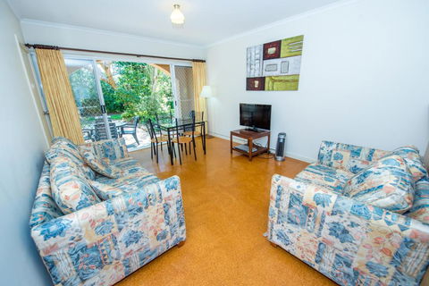 Shoal Bay Avenue, Unit 1/7 - VIC Tourism 1