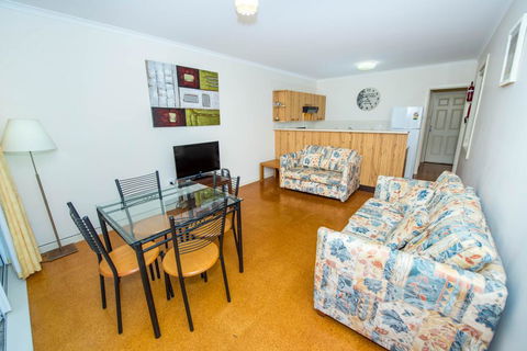 Shoal Bay Avenue, Unit 1/7 - VIC Tourism 3