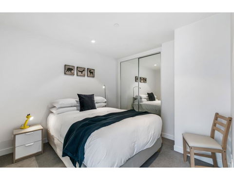 Shop Til You Drop At Sleek Unit In Hip Area - VIC Tourism 1