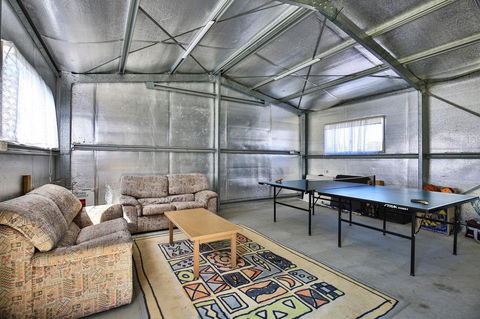 Shores - Pet-Friendly - 1 Min Walk To Beach - VIC Tourism 2
