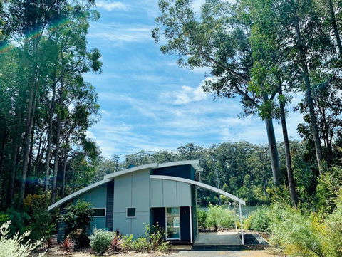 Silkwood Estate - VIC Tourism 0