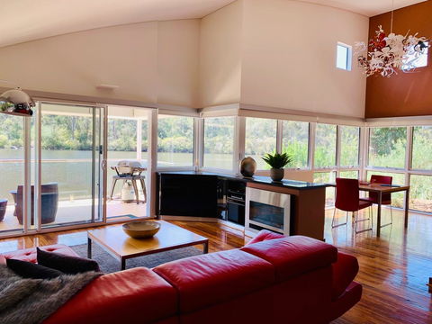 Silkwood Estate - VIC Tourism 1
