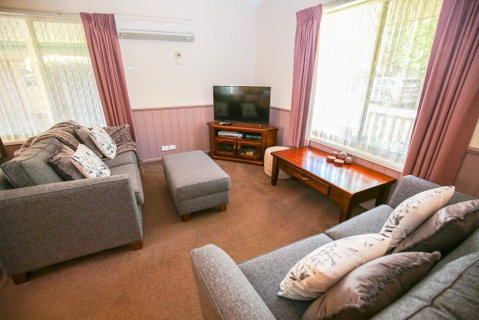 Silver Birches Holiday Unit 7 - VIC Tourism 2