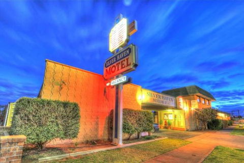Silver Haven Motor Inn - VIC Tourism 1