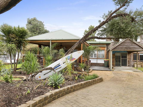 Silverleaves On The Beach - VIC Tourism 0