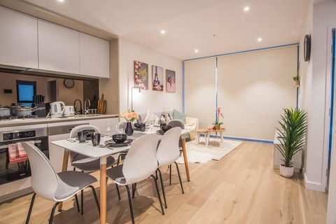 Simple & Cozy APT @Haymarket CBD (balcony Views) - VIC Tourism 0