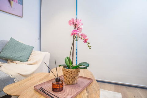 Simple & Cozy APT @Haymarket CBD (balcony Views) - VIC Tourism 2