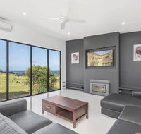 Skenes Retreat - views of the ocean from the deck - VIC Tourism