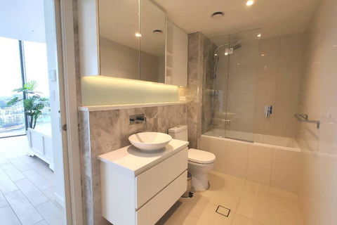 Skyview Luxury 4Br Penthouse WWP - VIC Tourism 1
