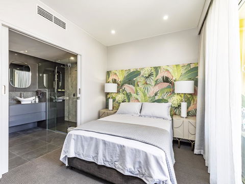 Sleek, Modern And Comfortable On Hastings Street - VIC Tourism 2