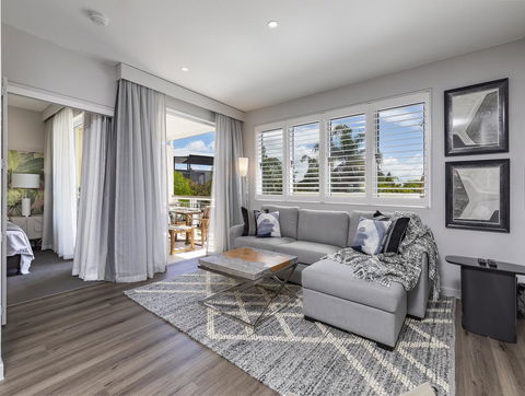 Sleek, Modern And Comfortable On Hastings Street - VIC Tourism 0