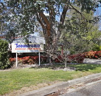 Snowstream Riverside Apartments - Unit 2 - VIC Tourism