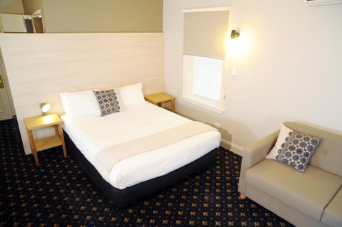 Sovereign Hill Hotel - VIC Tourism 1