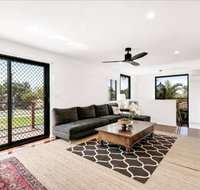 Spacious 2 Bedroom Townhouse In Southport - VIC Tourism