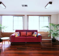 Spacious and cozy home next to Glen Waverley - VIC Tourism
