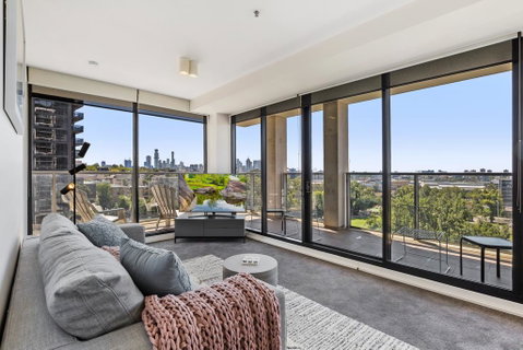 Spacious And Sunny Modern Apartment With City View - VIC Tourism 0