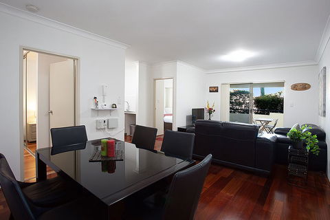 Spacious Family Apartment Close To Olympic Park - VIC Tourism 0