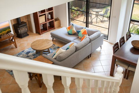 Spacious Home In The Heart Of Avalon Beach - VIC Tourism 2