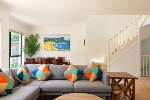 Spacious Home In The Heart Of Avalon Beach - VIC Tourism 1