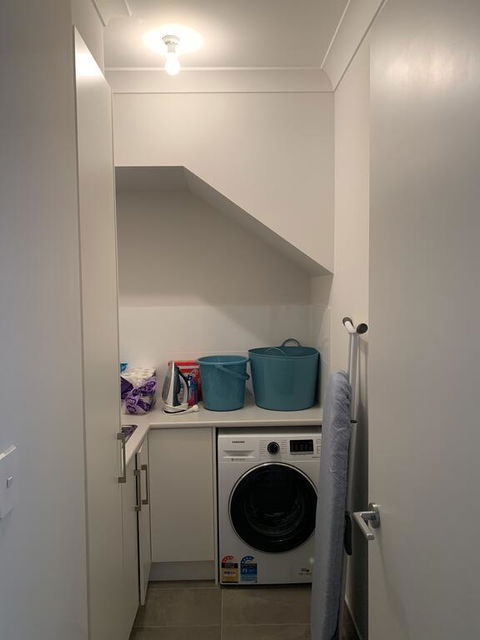 Spacious Rooms Home-Stay With Free Wifi - VIC Tourism 2