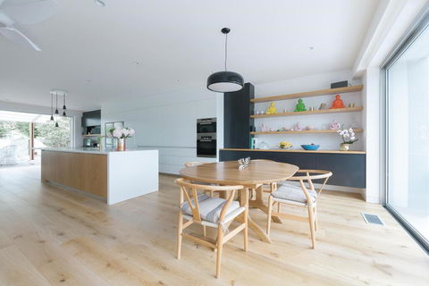 Spectacular Bilgola Beachhouse - VIC Tourism 3